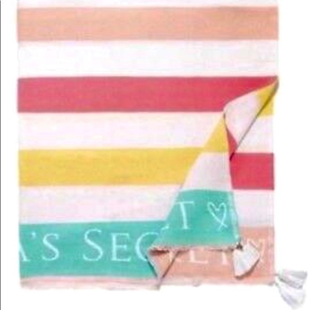 NWT Victoria’s Secret Beach Blanket ☀️